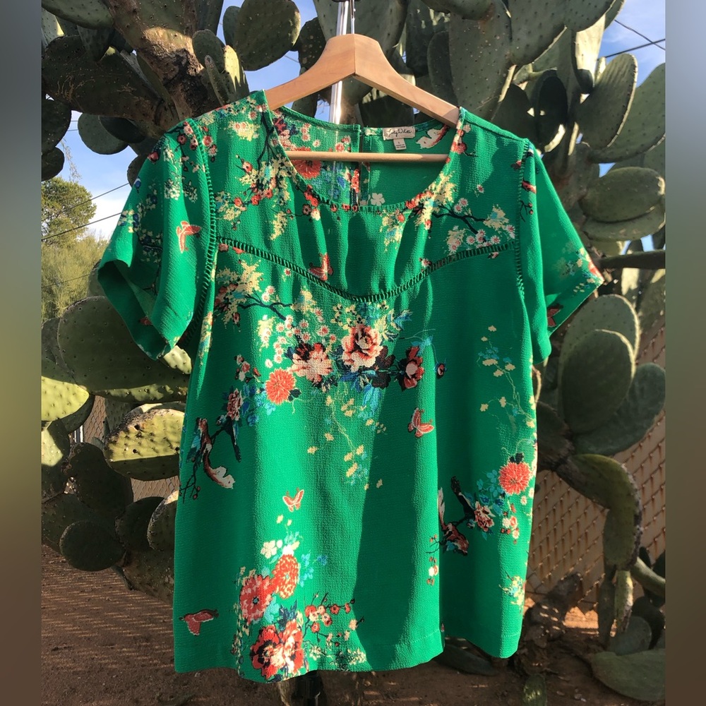 Lovely green floral crepe fabric shirt